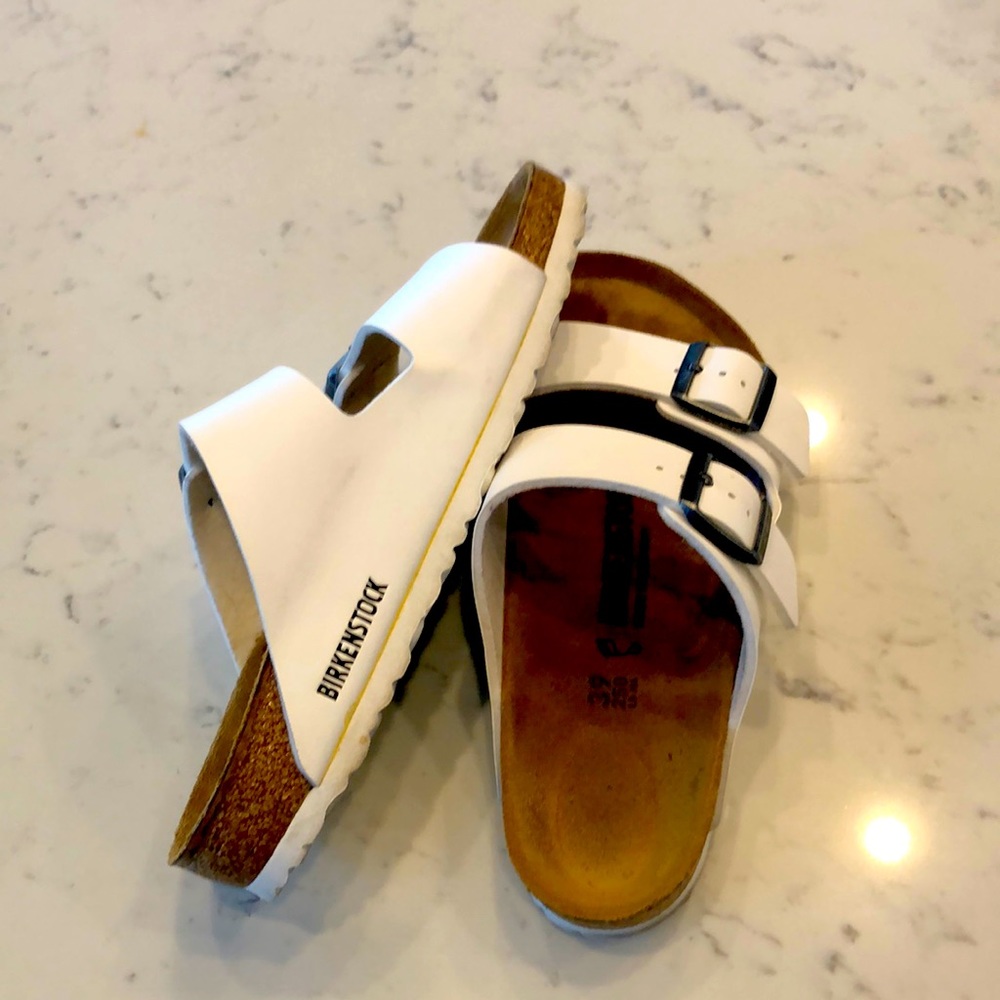 Like New size 39 white Birkenstock’s